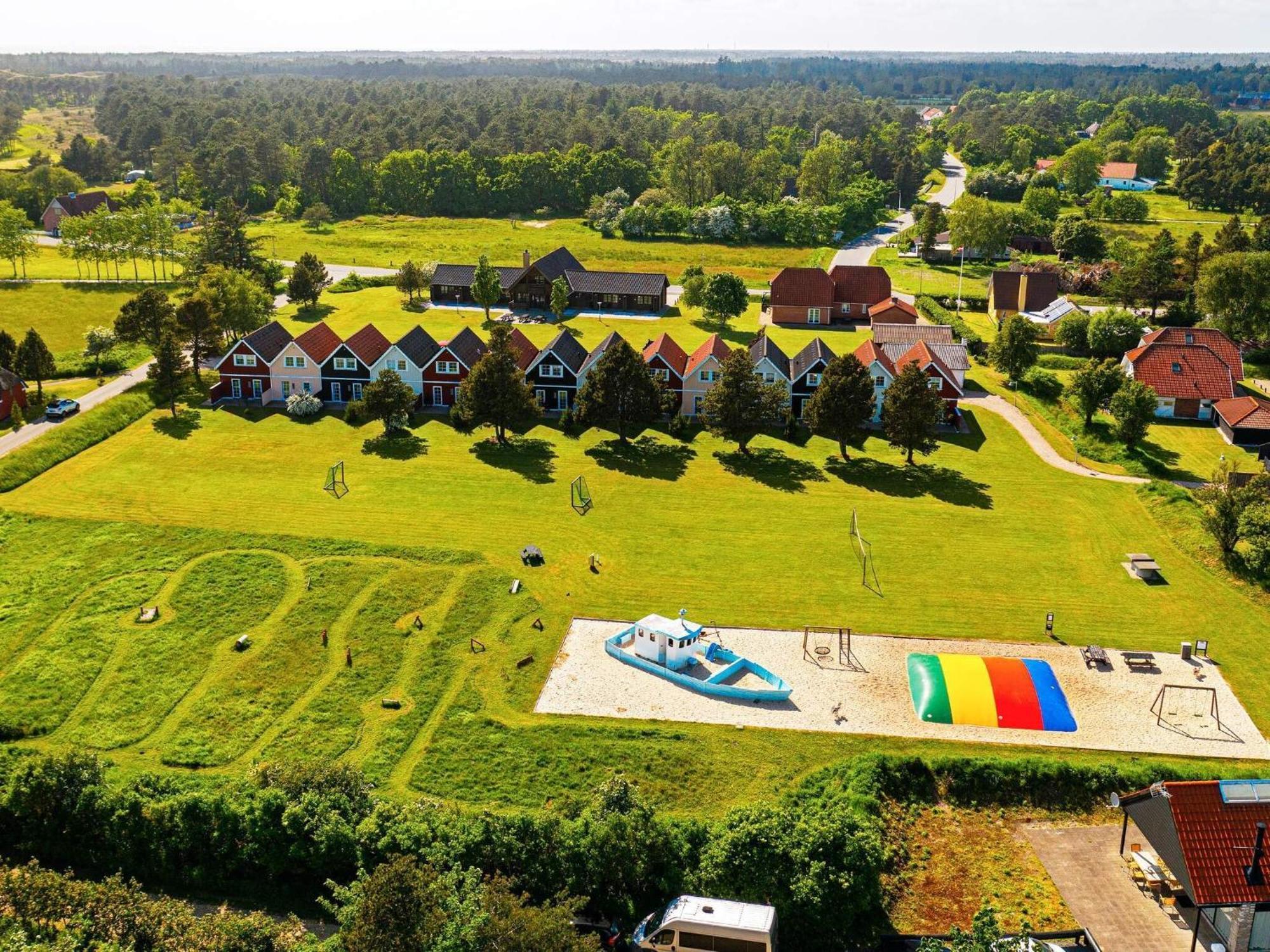 6 Person Holiday Home On A Holiday Park In Bl Vand Blåvand Kültér fotó